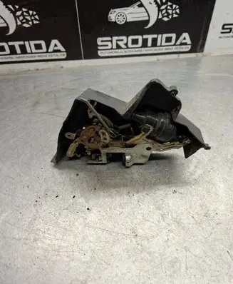Mercedes-Benz E W210 Front door lock 2027203535