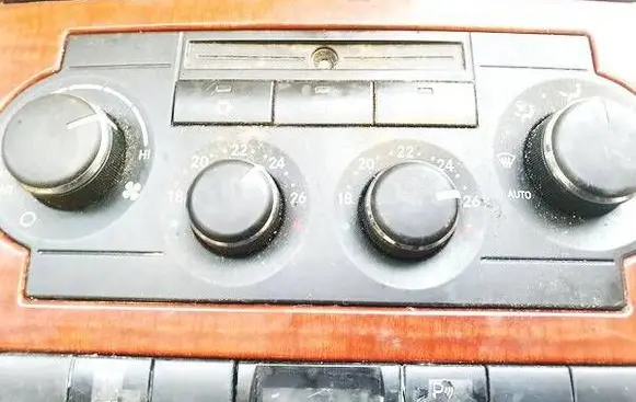 Jeep Grand Cherokee (WK) Climate control unit P55111011AG
