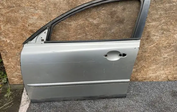 Volvo V50 Front door