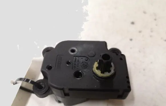 Citroen C5 Air flap motor/actuator P2861001UA31 P2861001