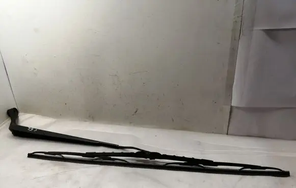 Toyota Corolla Verso AR10 Front wiper blade arm 852210F020 852220F010