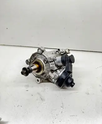 BMW 5 G30 G31 G38 Fuel injection high pressure pump 0445010768 171108 8511626