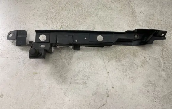 Opel Corsa D Fender mounting bracket 13266901 600002190
