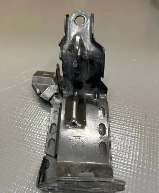 Volvo XC60 Radiator mount bracket 31261932