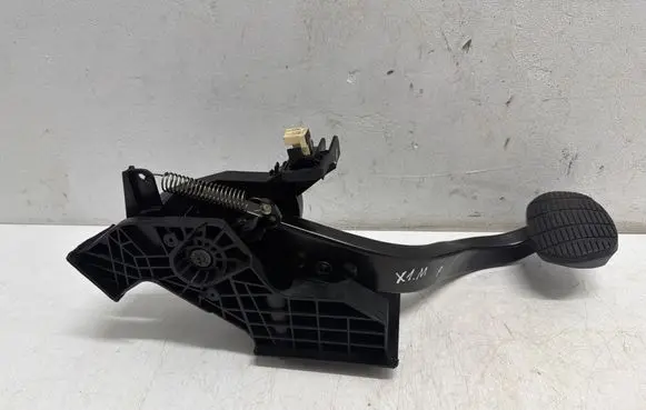 BMW X1 F48 F49 Brake pedal 6856596 19929610 81007132F