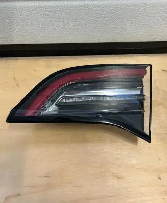 Tesla Model 3 Tailgate rear/tail lights 150208900B 1502089
