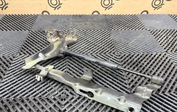Volvo XC90 Engine bonnet/hood hinges 31352878
