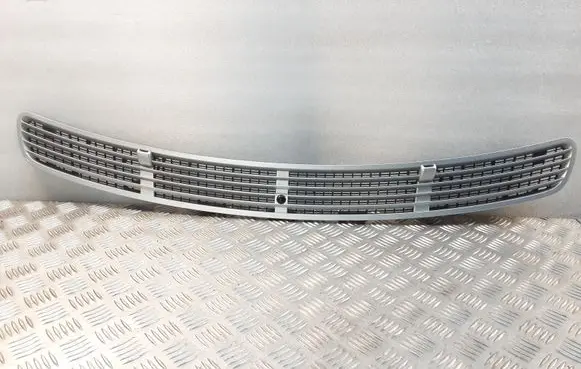 Mercedes-Benz E W211 Bonnet/hood grill 2118800005