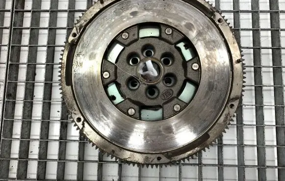 Volkswagen Golf VII Dual mass flywheel 04L105266C