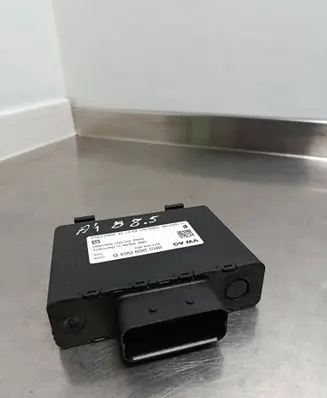 Audi A5 8T 8F Voltage converter/converter module 8K0959663B 8K0959663 111004109