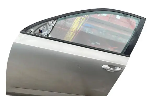 Skoda Octavia Mk3 (5E) Front door