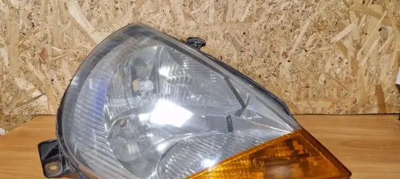Ford Ka Headlight/headlamp 04hcr
