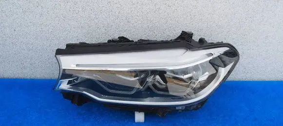 BMW 5 G30 G31 G38 Headlight/headlamp 8499121