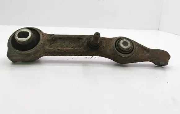 Mercedes-Benz E W211 Front lower control arm/wishbone 2113331114