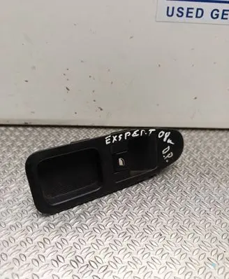 Peugeot Expert Electric window control switch 14996130