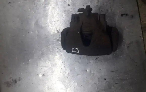 Opel Zafira A Front brake caliper