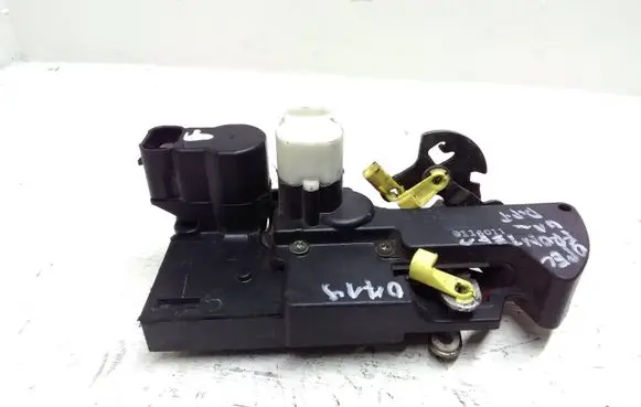 Opel Frontera B Front door lock 16634324