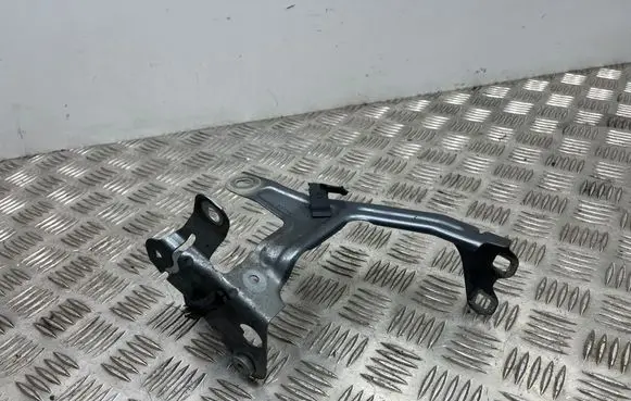 BMW 5 G30 G31 G38 Fender mounting bracket 7349617