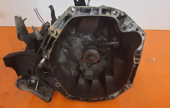 Nissan Kubistar Manual 6 speed gearbox JXQK4GF