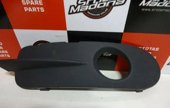 Volvo C70 Front fog light trim/grill 09466545