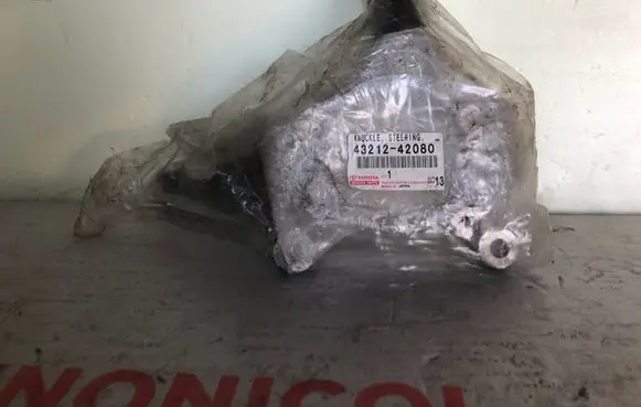 Toyota RAV 4 (XA30) Front wheel hub