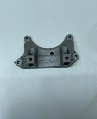 Mercedes-Benz C AMG W205 Engine mounting bracket A2052420300