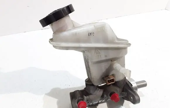 Master brake cylinder