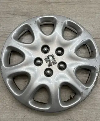 Peugeot 807 R15 wheel hub/cap/trim 9633955577
