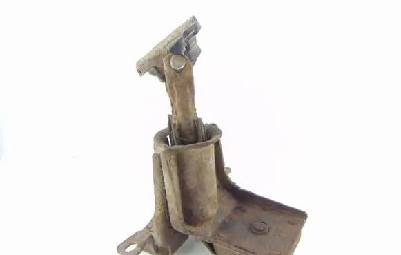 Renault Megane I Spare wheel mounting bracket 