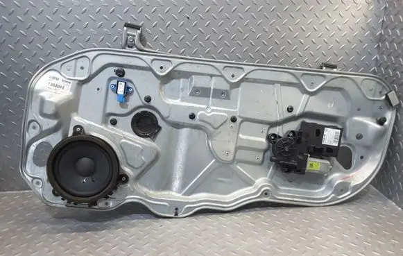Volvo C30 Front door window regulator with motor 983165102 998466104 8679979