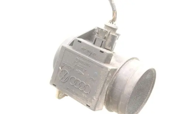 Volkswagen Golf III Mass air flow meter 074906461 71822101