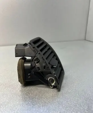 Volvo XC90 Dash center air vent grill 3409399
