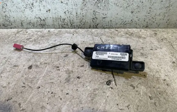 Dodge Challenger Antenna control unit P68186558AA 15308