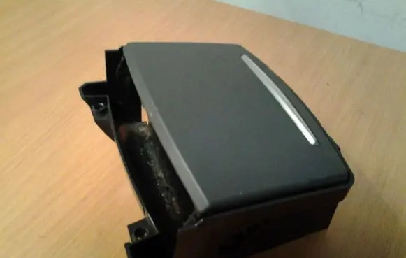 Cup holder front