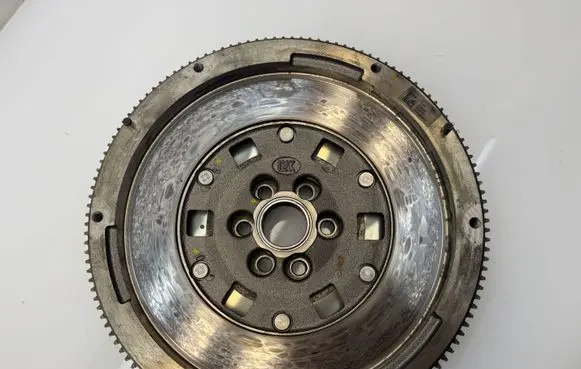 Subaru Forester SF Dual mass flywheel 05E105266C
