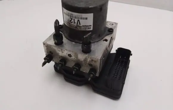 Hyundai i40 ABS Pump 589203Z910