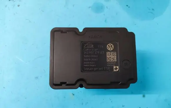 Volkswagen Golf V ABS Pump 1K0907379AT 1K0614517CB 10096103363
