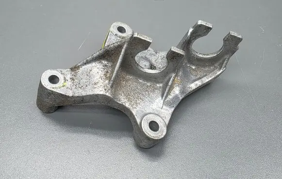 Honda CR-V Gear shift cable bracket R081