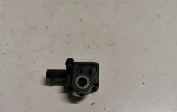 Dodge Challenger Airbag deployment crash/impact sensor A1668210151