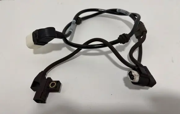Mercedes-Benz E AMG W213 Brake pads wear sensor A2135402805