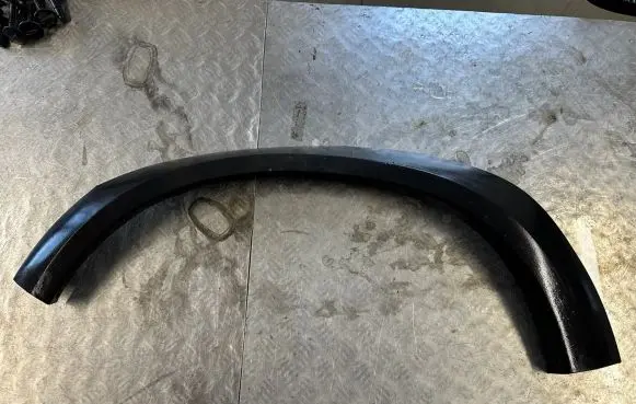 Volvo XC70 Front arch trim 31283104