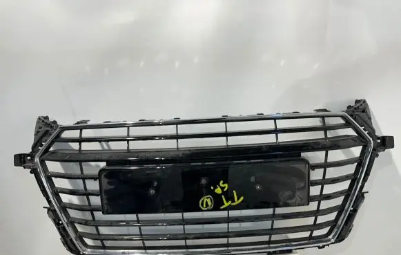 Audi TT TTS RS Mk3 8S Front bumper upper radiator grill 8S0853651