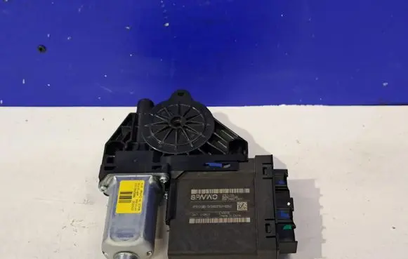 Polestar 2 Front door window regulator motor 31674755