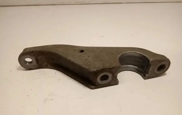BMW 5 G30 G31 G38 Sway bar bush bracket, front 6861473 18574710 TSZ553