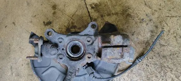 Volkswagen Eos Front wheel hub