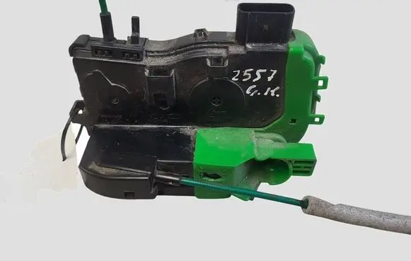 Hyundai i40 Rear door lock 814103Z000