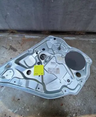 Volkswagen Polo Rear door manual window regulator 