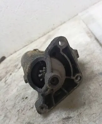 Renault Laguna I Starter motor D7R23 104346 8751601