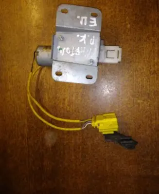 Volkswagen Phaeton Seat belt adjustment motor 560973354Z 404691 5609733542
