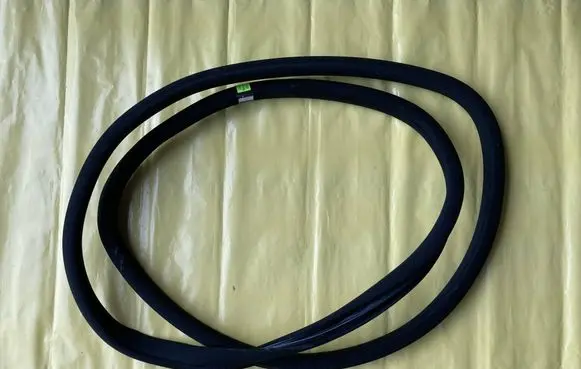 Mercedes-Benz C AMG W204 Rear door rubber seal (on body) A2046970151